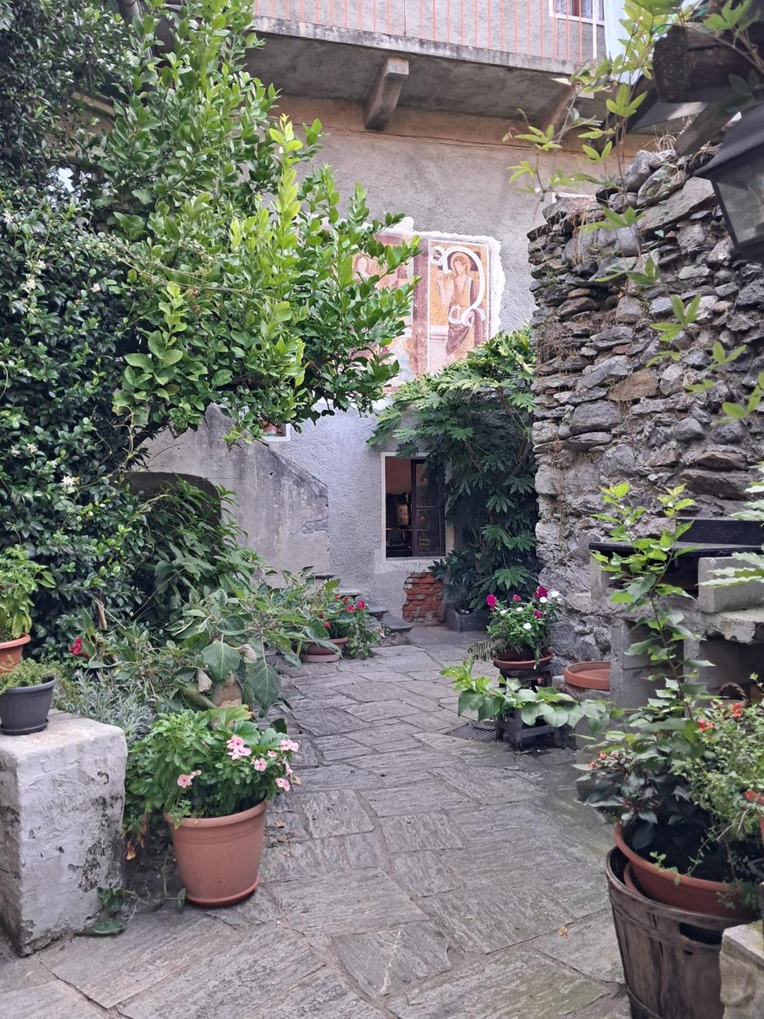 Nonna Anita Bed and Breakfast Castelveccana Buitenkant foto